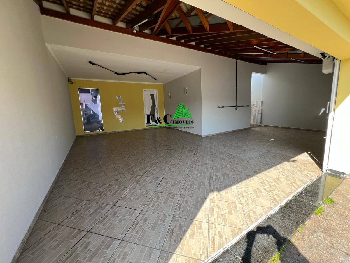 Casa à venda com 3 quartos, 250m² - Foto 2