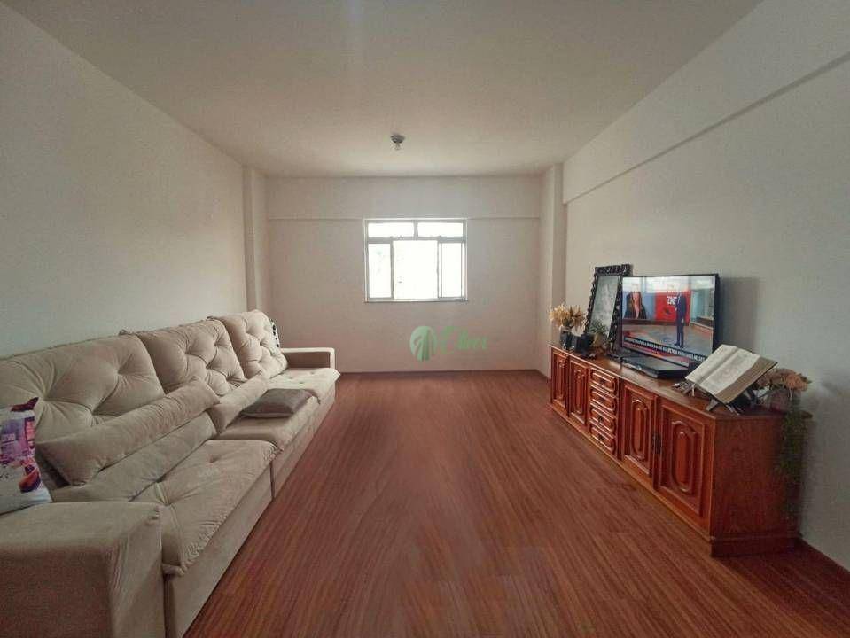 Apartamento à venda com 3 quartos, 140m² - Foto 2