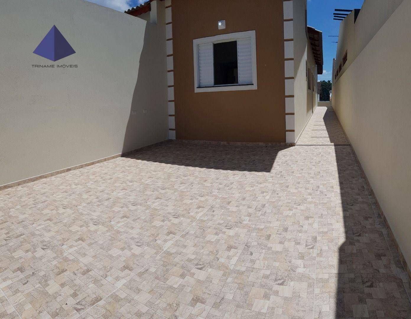 Casa à venda com 3 quartos, 89m² - Foto 1