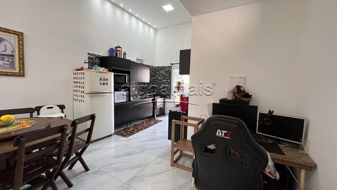 Casa à venda com 2 quartos, 79m² - Foto 5