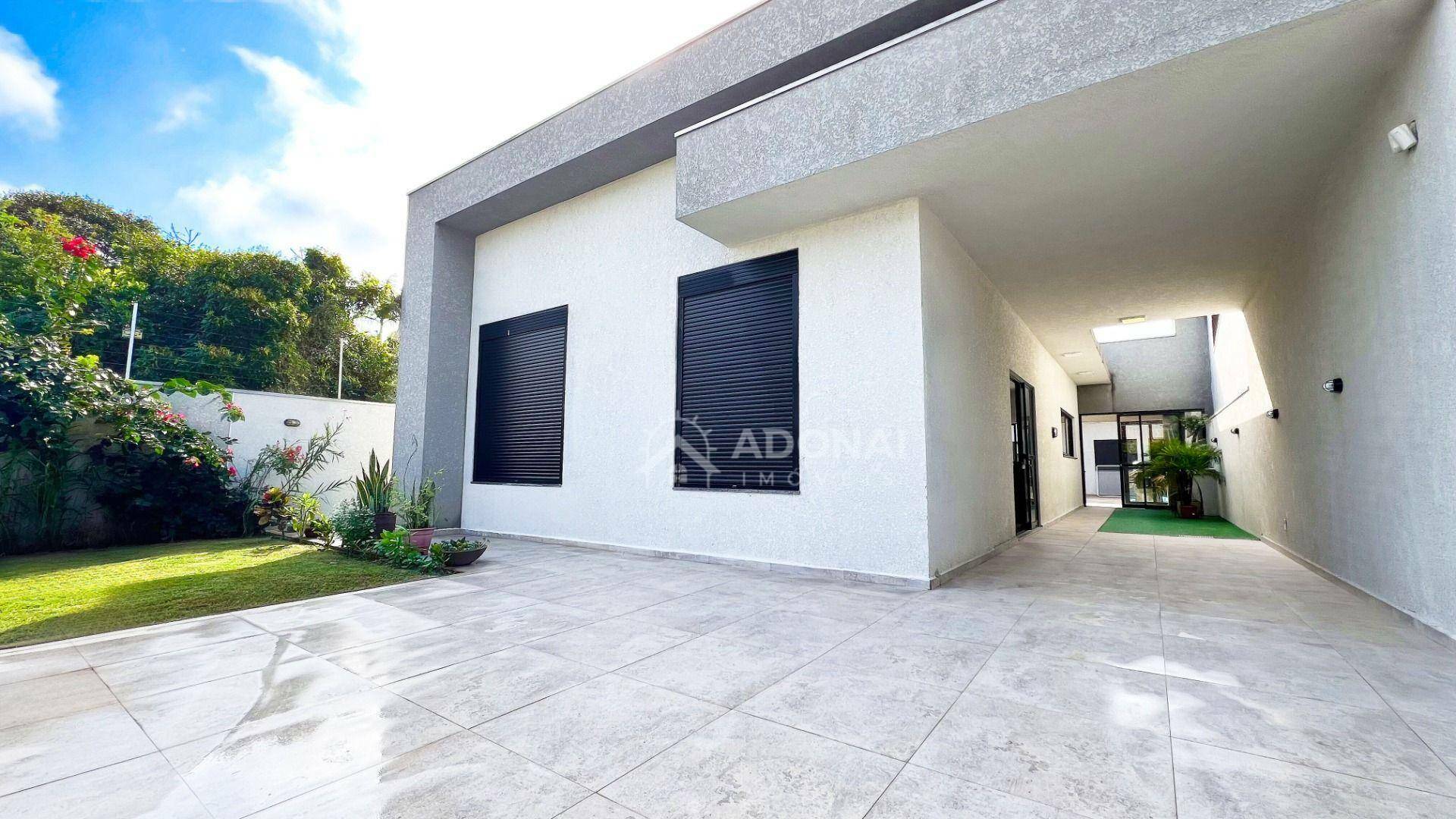 Casa à venda com 5 quartos, 203m² - Foto 1