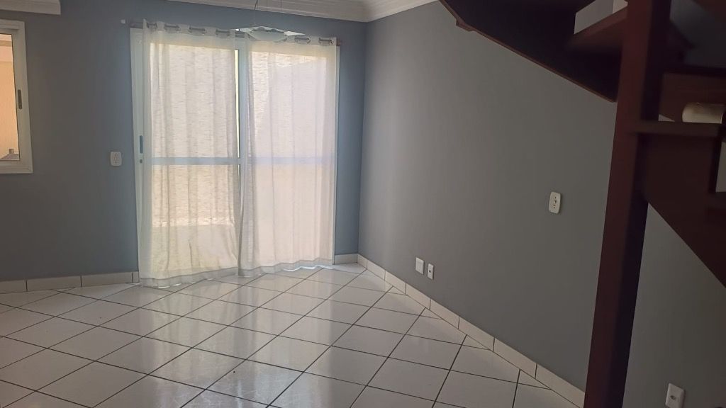 Casa de Condomínio para alugar com 3 quartos, 100m² - Foto 4