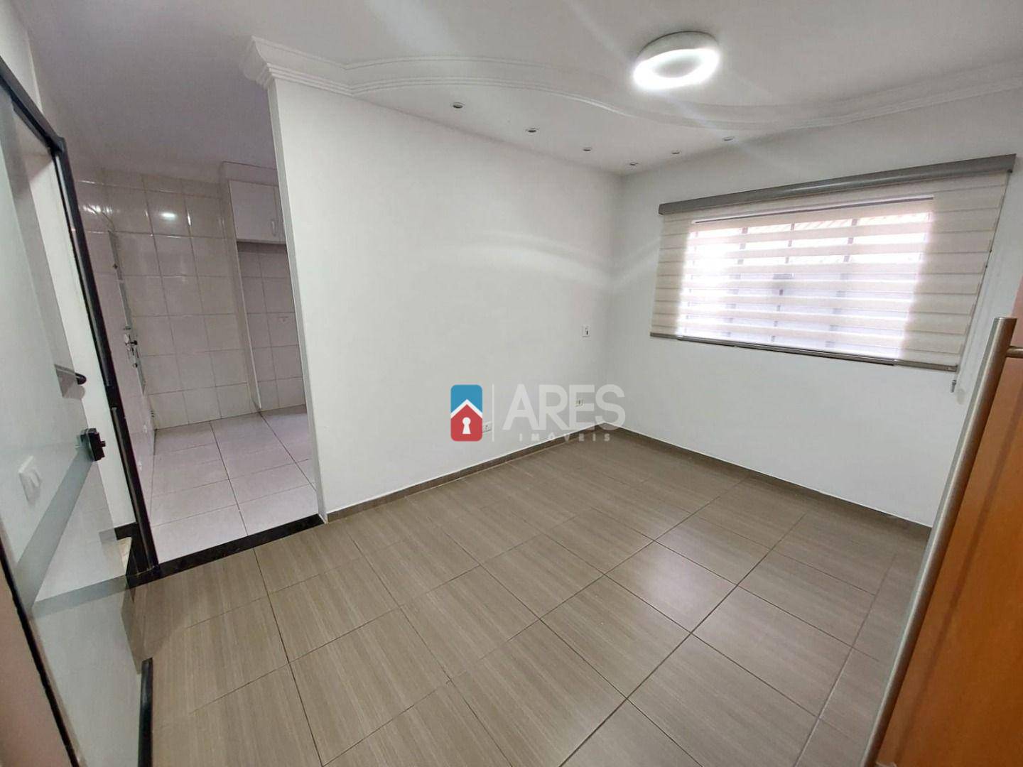 Casa à venda com 3 quartos, 190m² - Foto 2