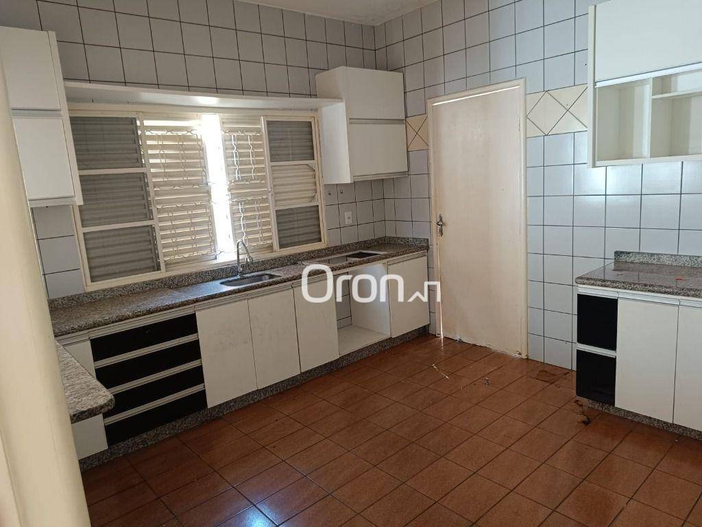 Sobrado à venda com 5 quartos, 200m² - Foto 7