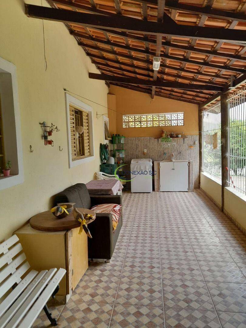 Casa à venda com 3 quartos, 165m² - Foto 2