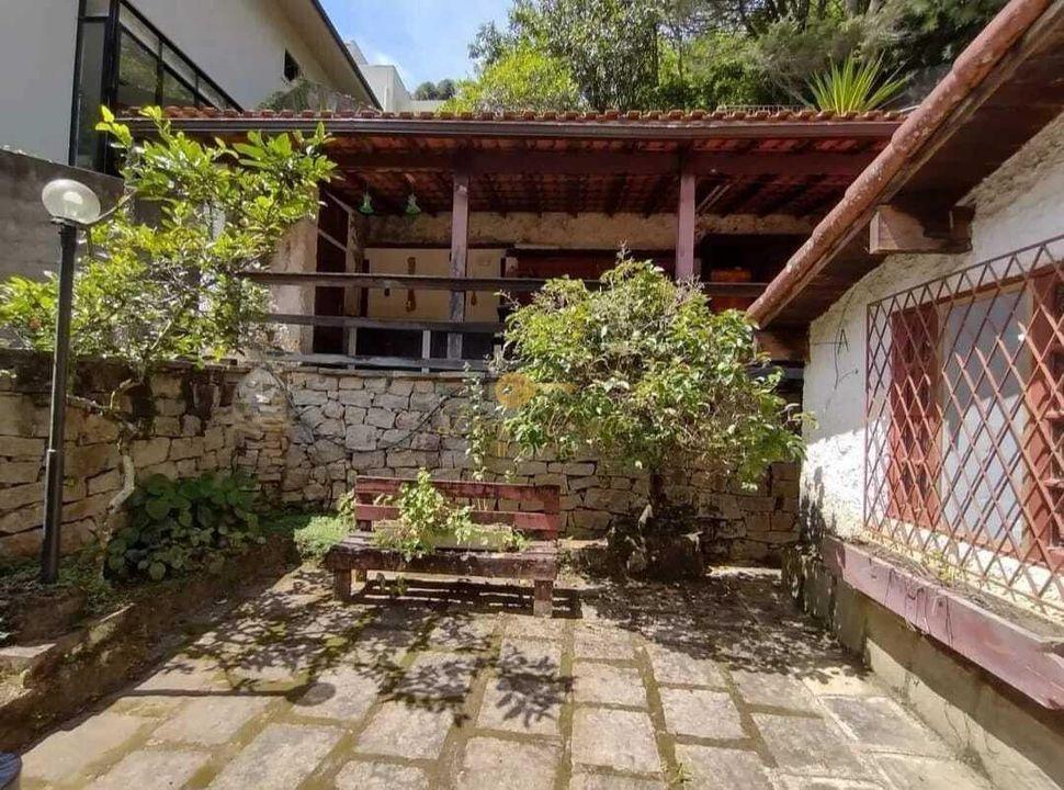 Casa à venda com 3 quartos, 910m² - Foto 3