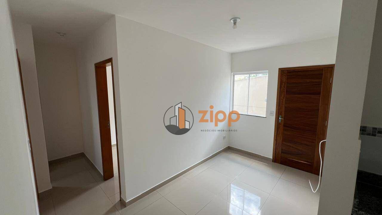 Casa para alugar com 2 quartos, 42m² - Foto 1