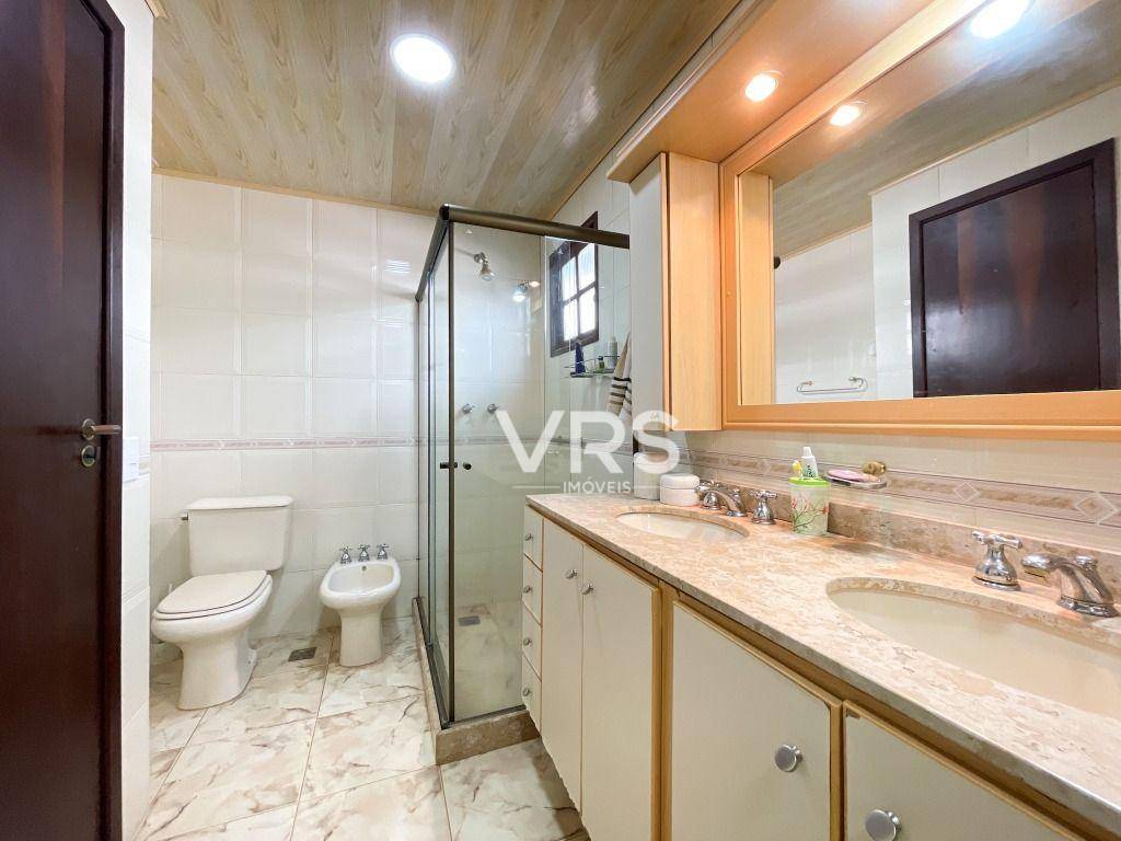 Casa à venda com 5 quartos, 220m² - Foto 57