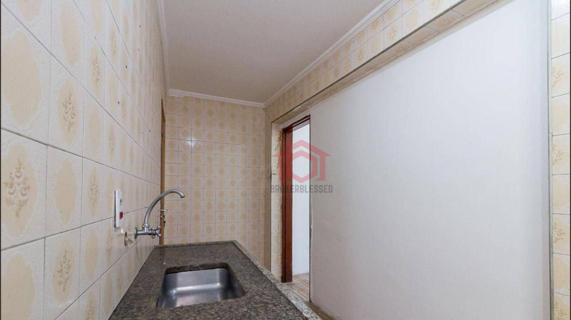 Casa à venda com 6 quartos, 200m² - Foto 17