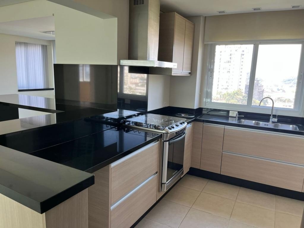 Apartamento à venda com 3 quartos, 156m² - Foto 6