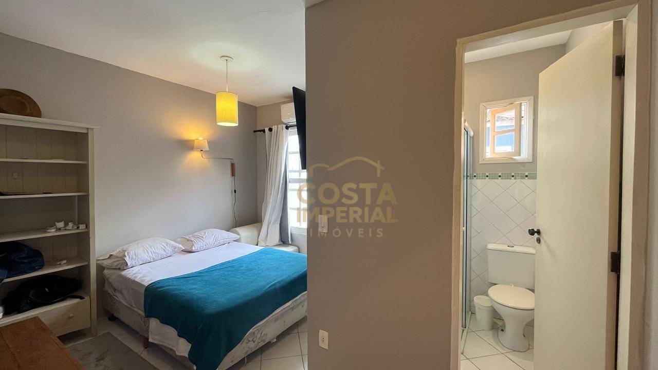 Casa à venda com 2 quartos, 70m² - Foto 4