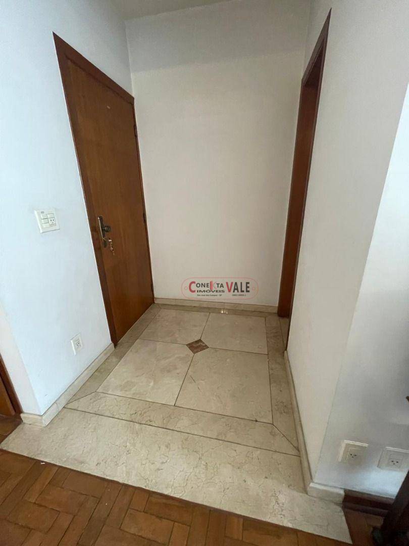 Apartamento à venda com 2 quartos, 110m² - Foto 4