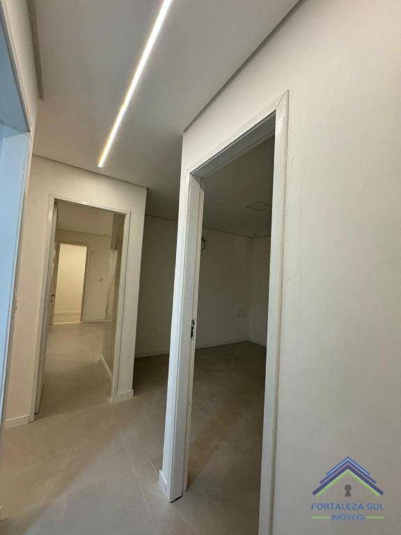 Casa à venda com 4 quartos, 251m² - Foto 6