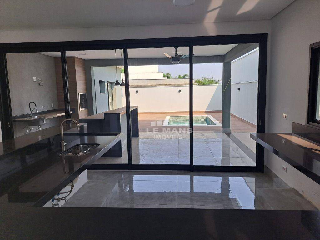 Casa de Condomínio à venda com 3 quartos, 234m² - Foto 4