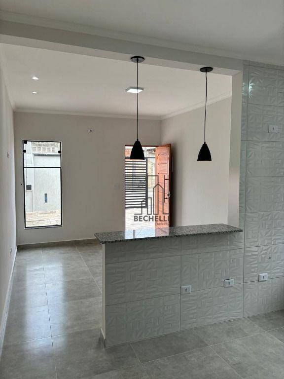 Casa à venda com 2 quartos, 81m² - Foto 3