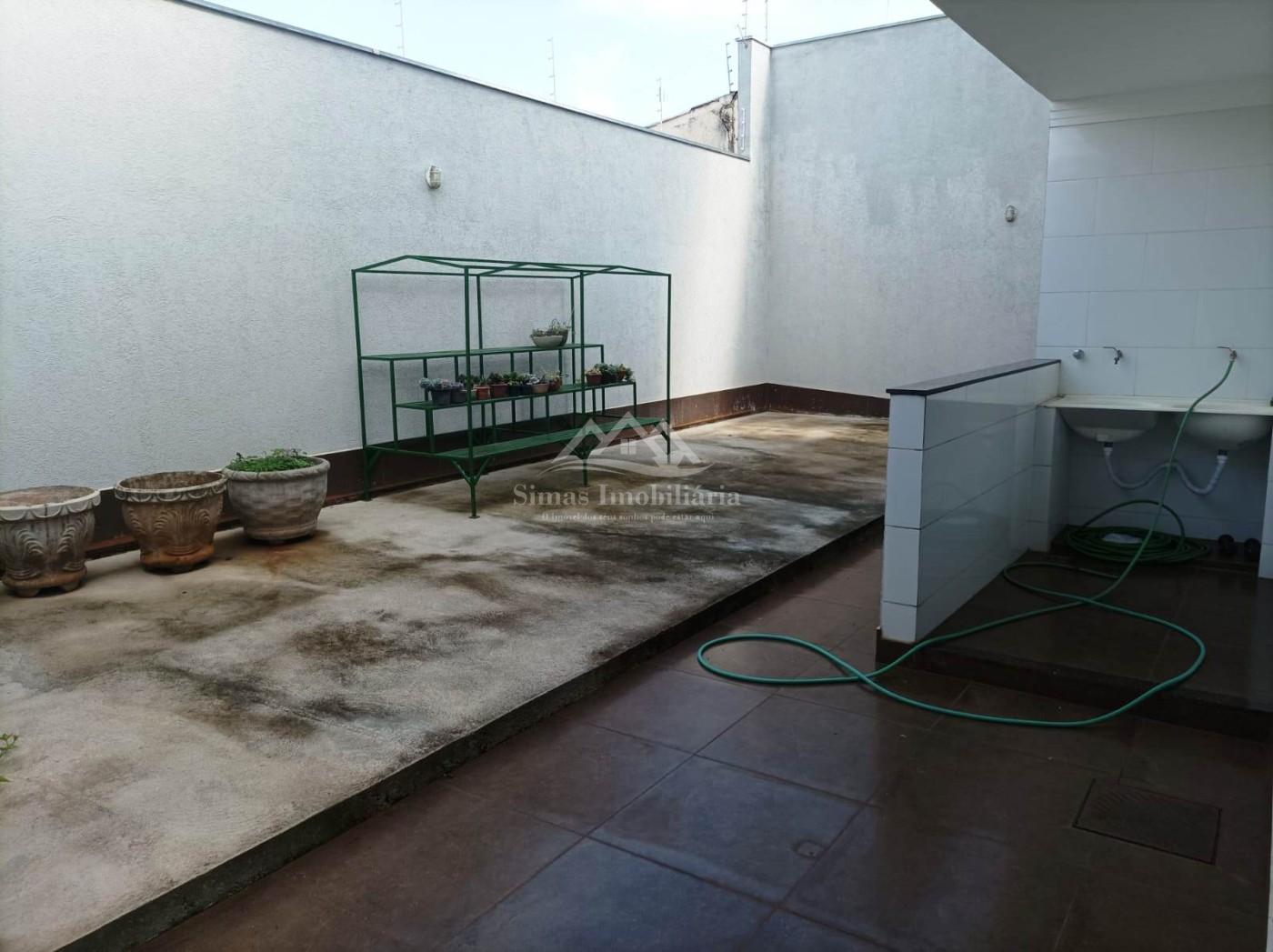 Casa à venda com 4 quartos, 360m² - Foto 27