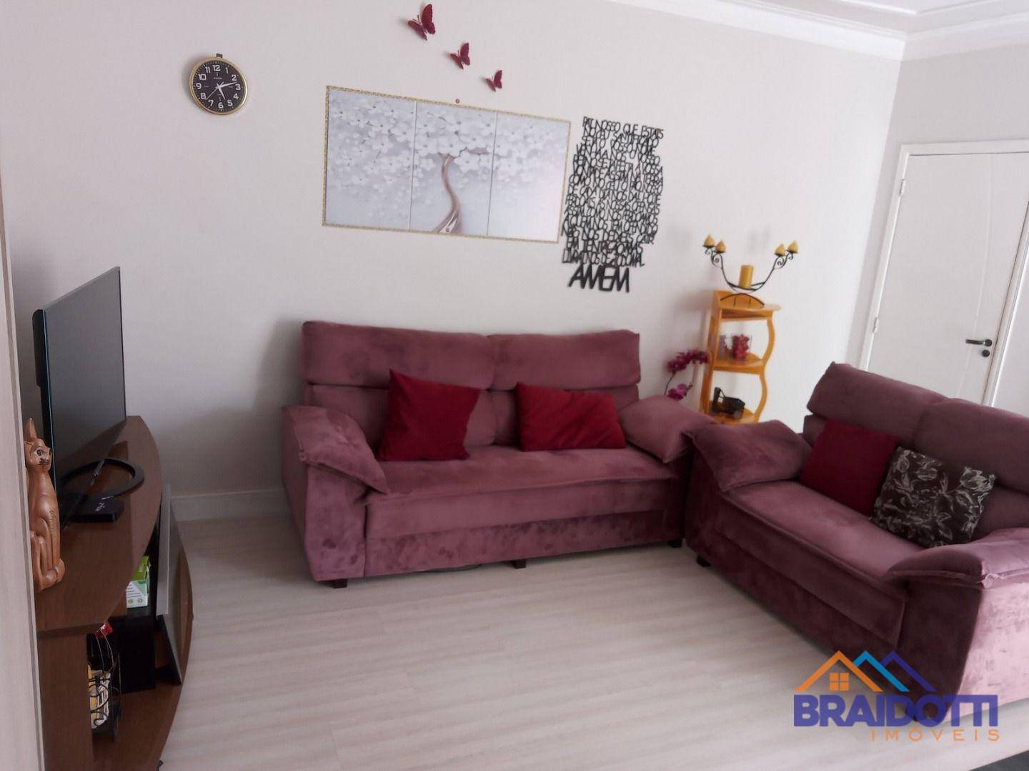 Apartamento à venda com 2 quartos, 70m² - Foto 2