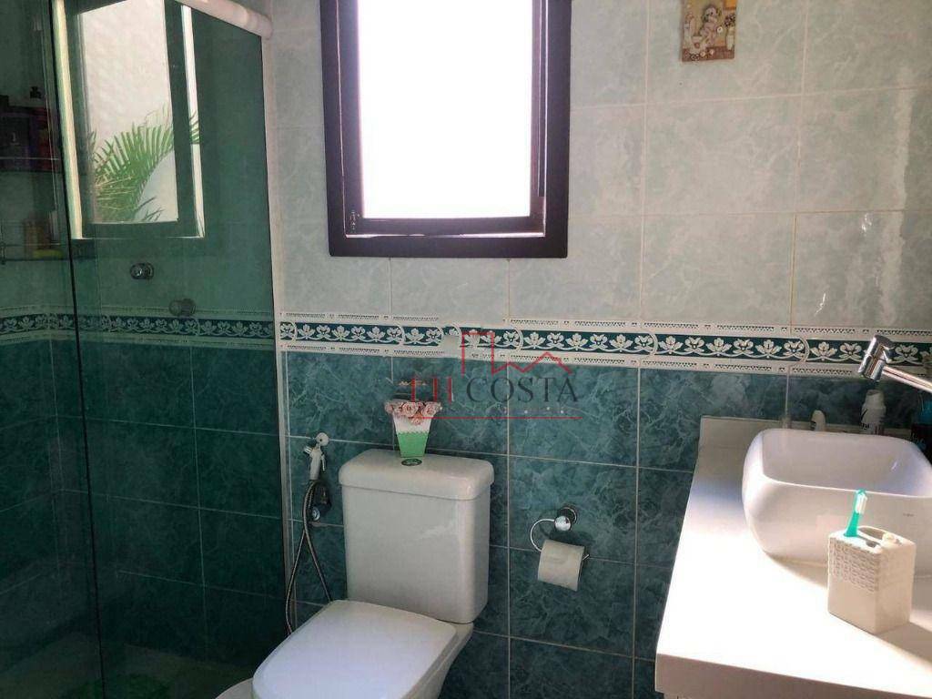 Casa de Condomínio à venda com 4 quartos, 240m² - Foto 15