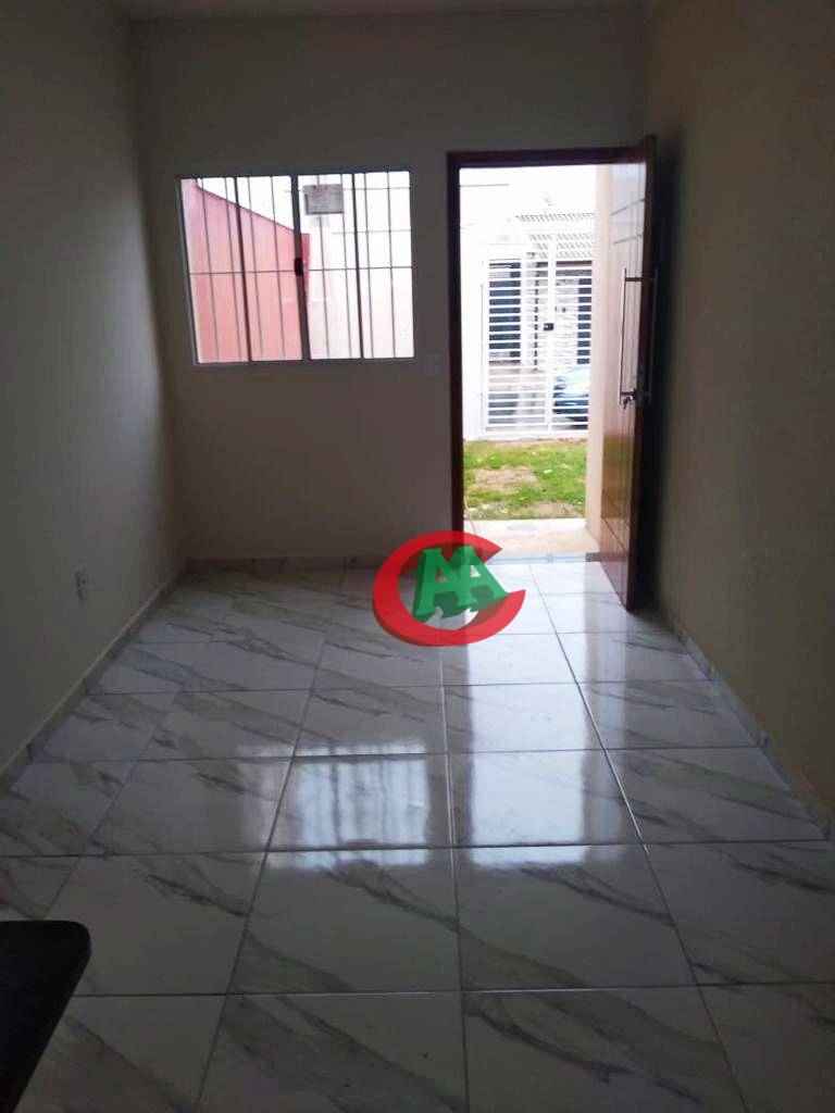 Casa à venda com 2 quartos, 60m² - Foto 2