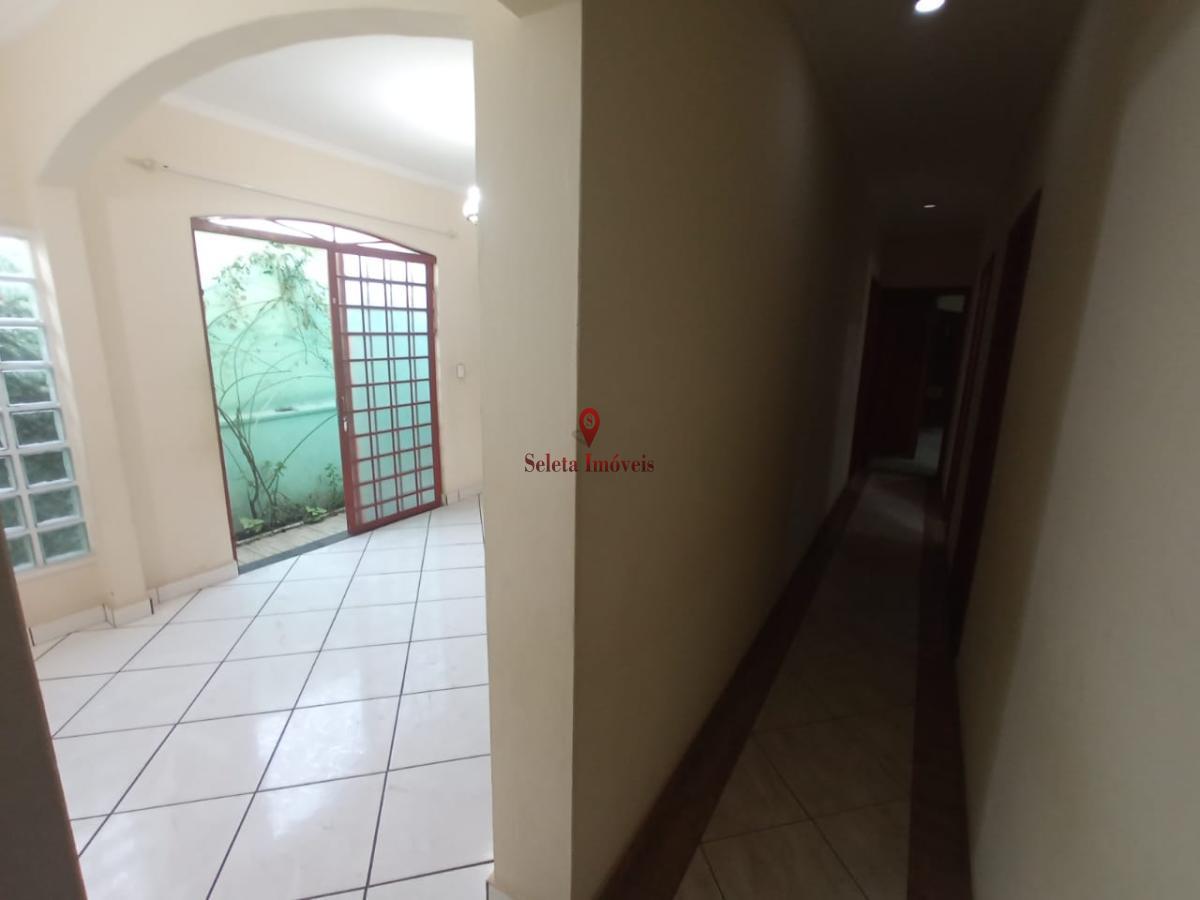 Casa à venda com 3 quartos, 200m² - Foto 7