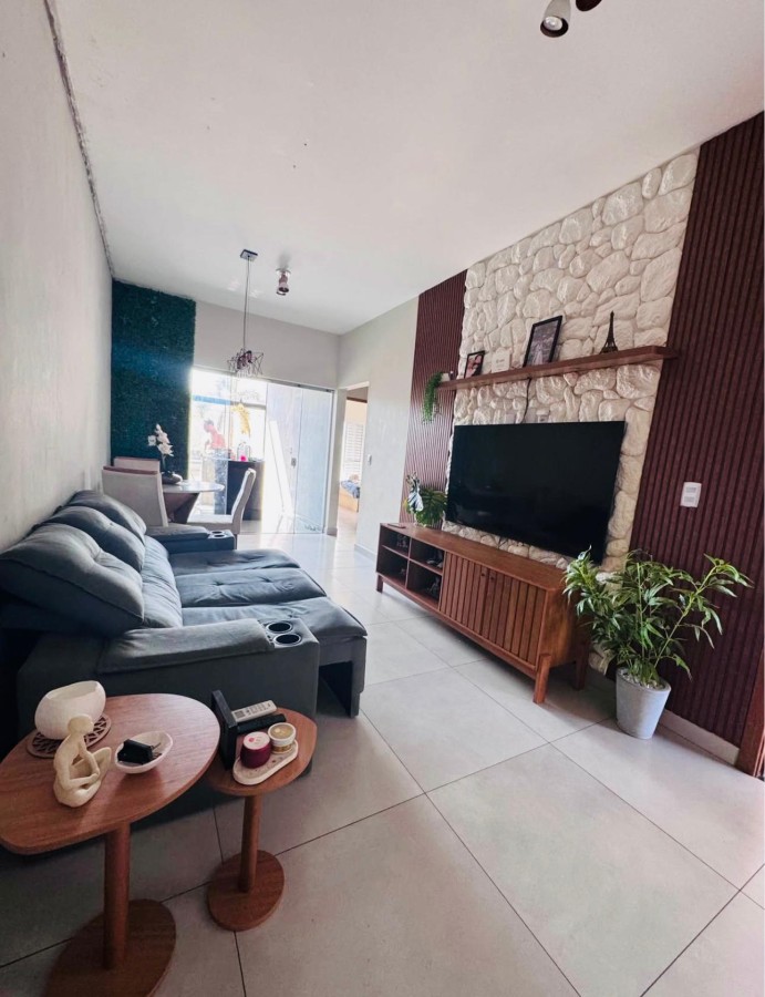 Casa à venda com 2 quartos, 200m² - Foto 2
