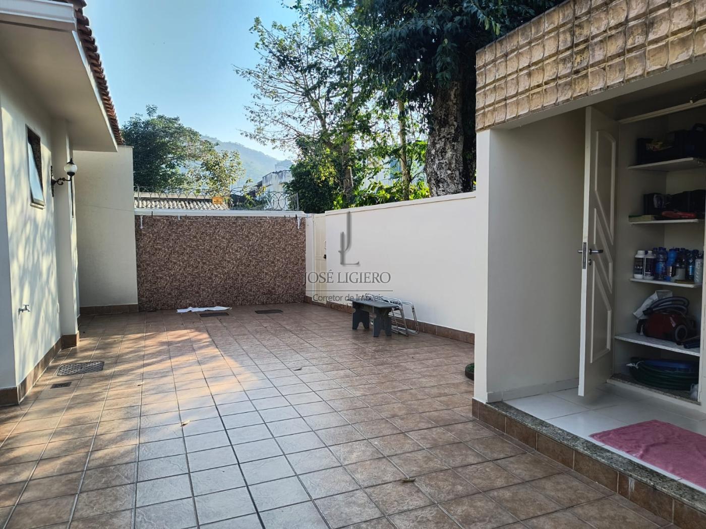 Casa de Condomínio à venda com 3 quartos, 195m² - Foto 21