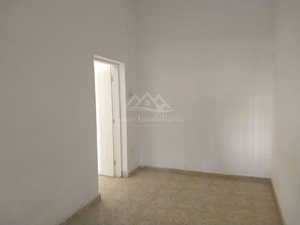 Casa para alugar com 4 quartos, 150m² - Foto 4