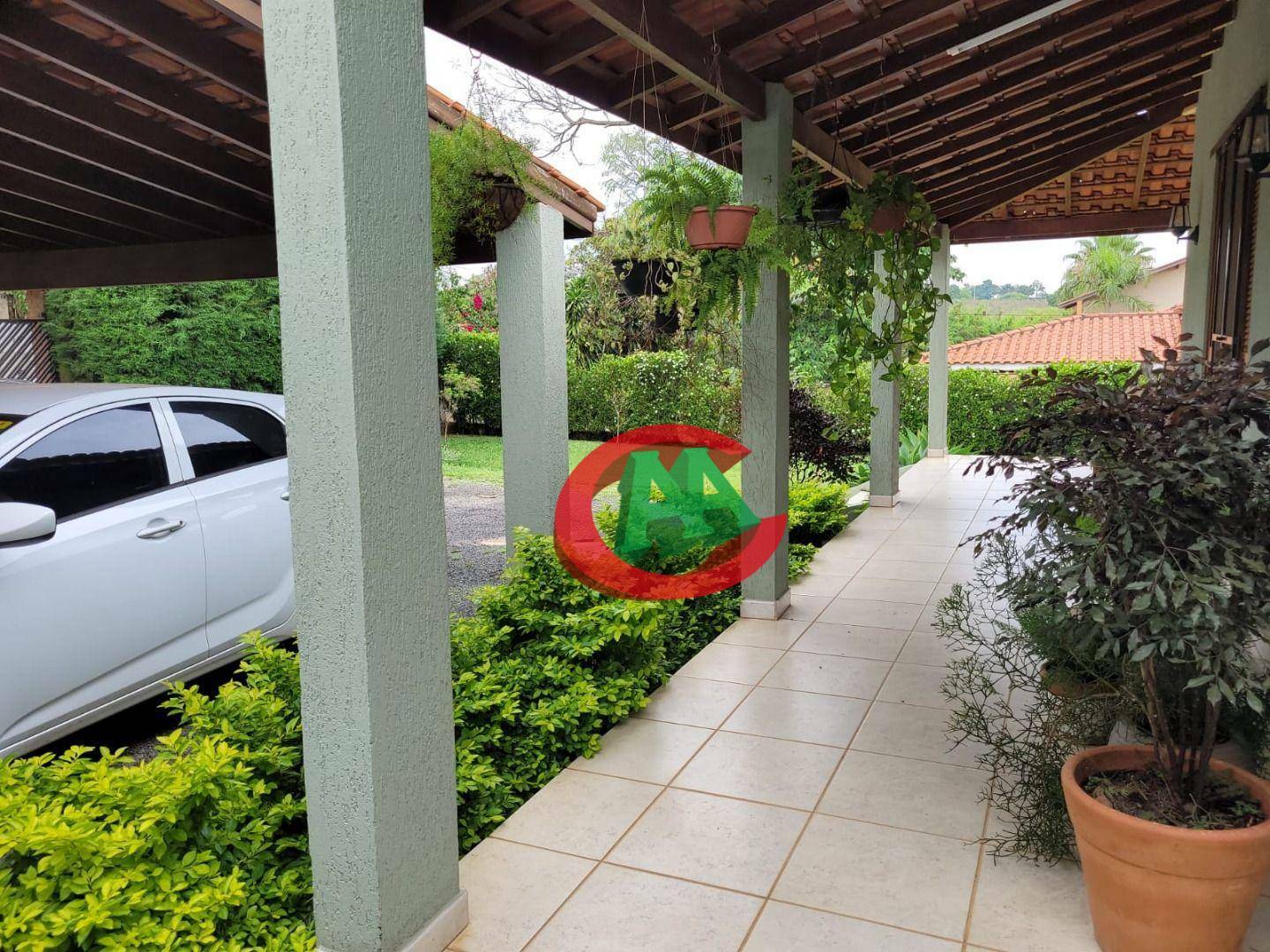 Chácara à venda com 3 quartos, 250m² - Foto 1