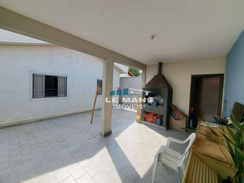 Casa à venda com 5 quartos, 160m² - Foto 15