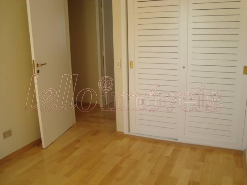 Apartamento para alugar com 2 quartos, 95m² - Foto 13