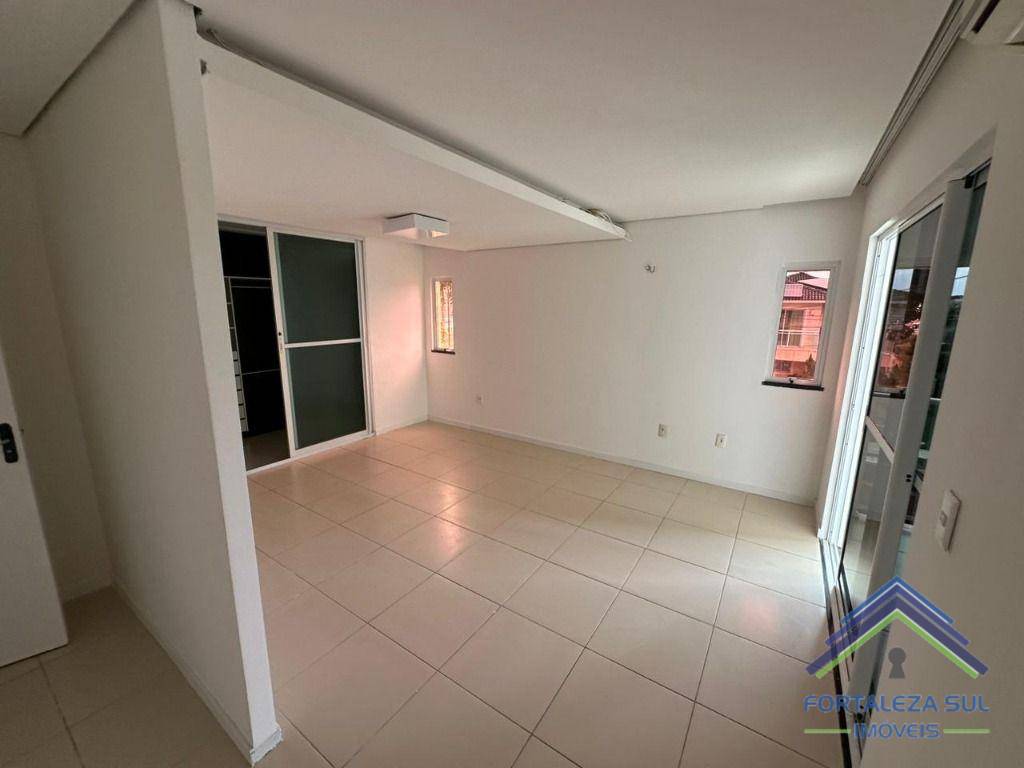 Casa de Condomínio à venda com 6 quartos, 352m² - Foto 10