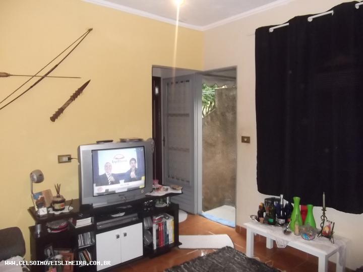 Casa à venda com 2 quartos, 125m² - Foto 4