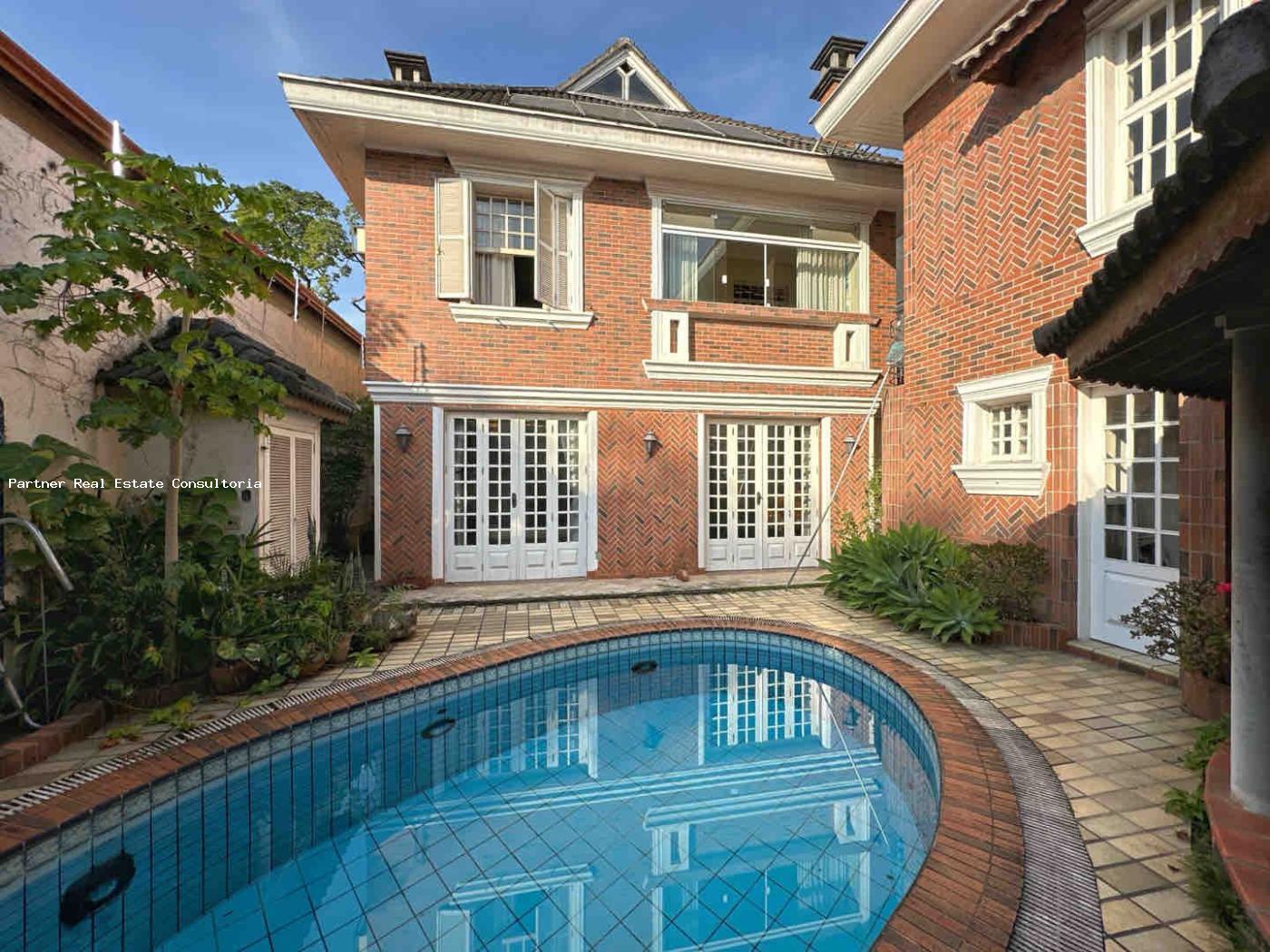 Casa à venda com 4 quartos, 418m² - Foto 1