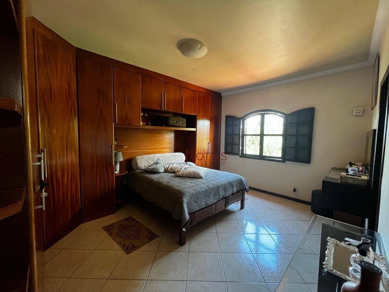 Casa à venda com 4 quartos, 387m² - Foto 15