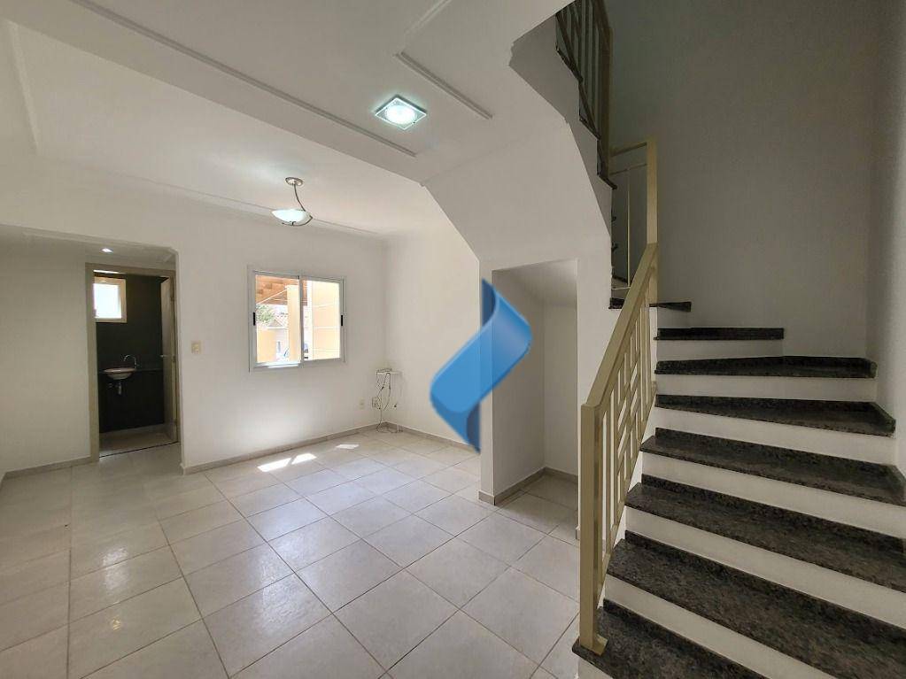 Casa de Condomínio para alugar com 2 quartos, 75m² - Foto 4