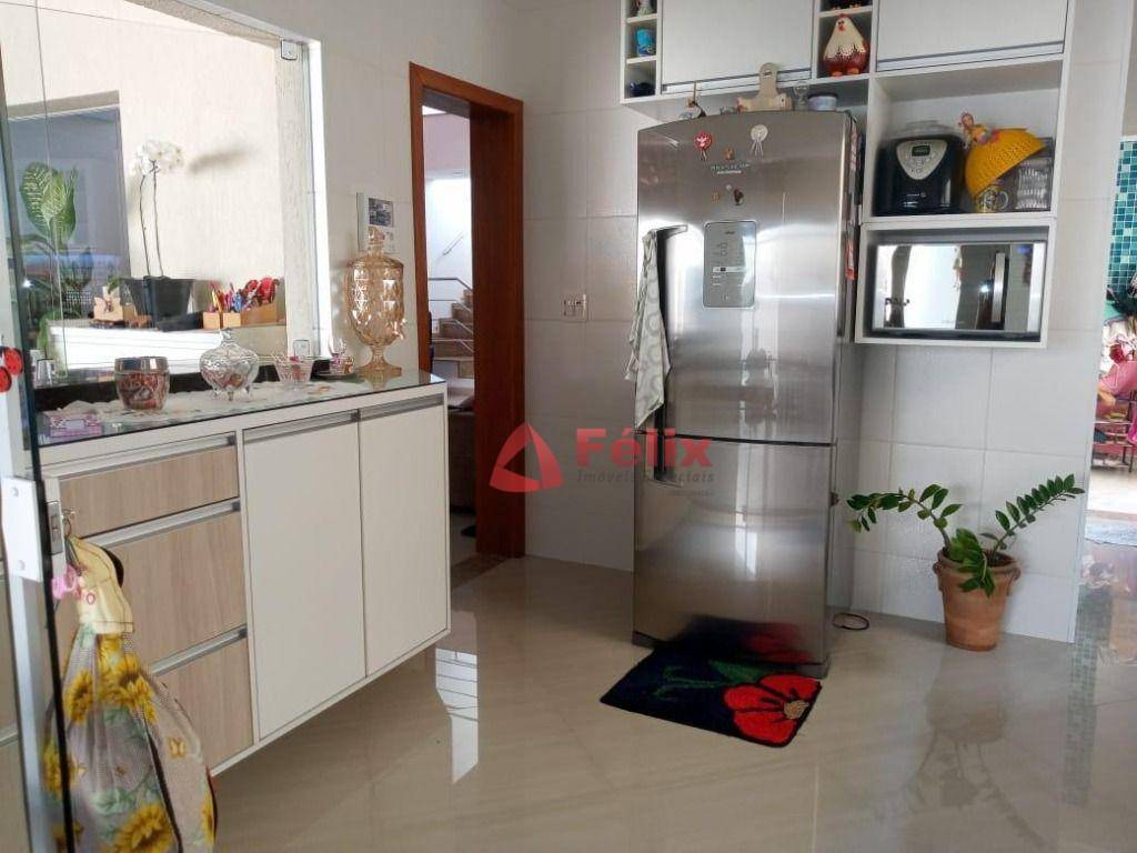 Sobrado à venda com 3 quartos, 270m² - Foto 5