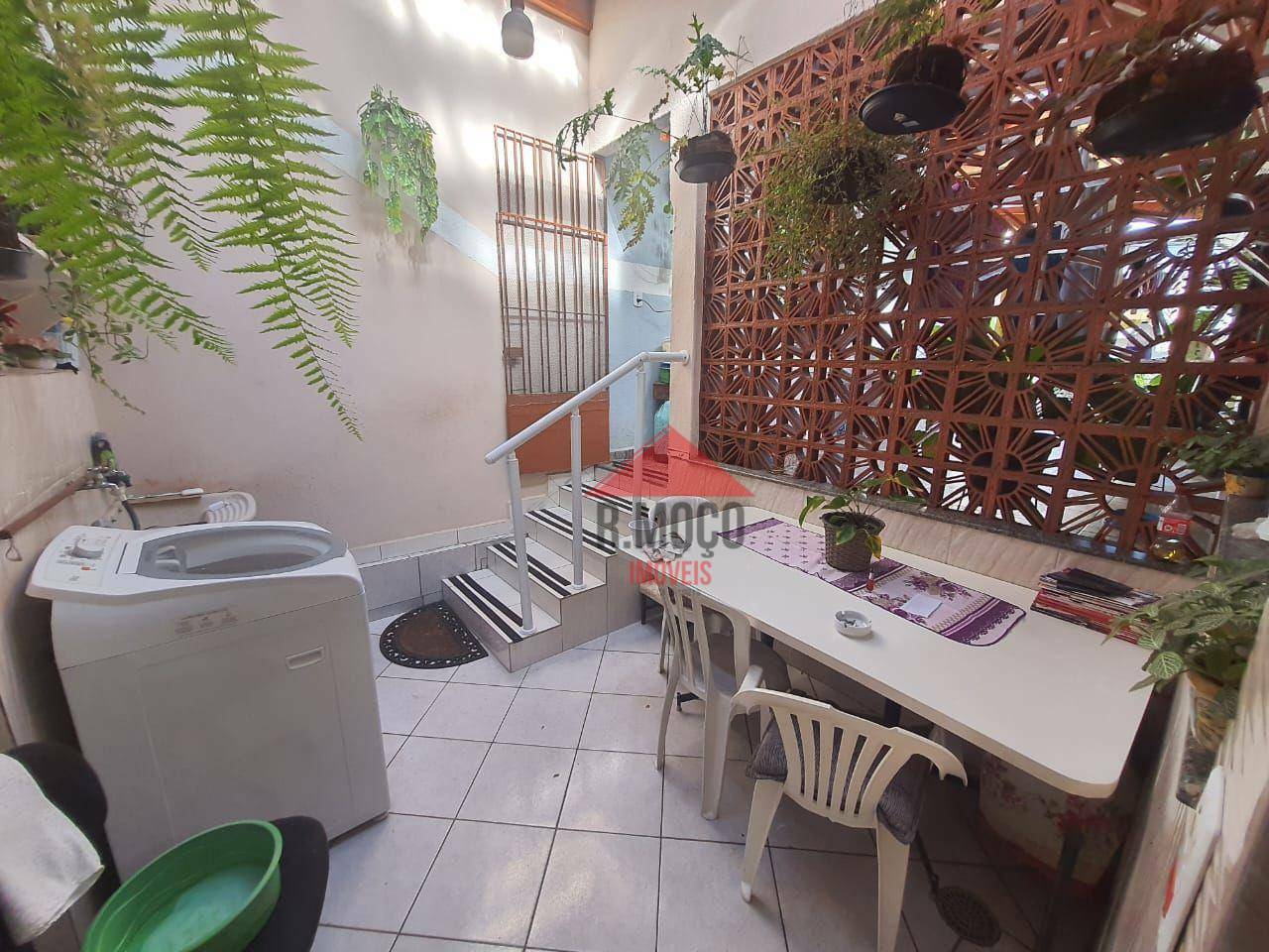 Casa à venda com 3 quartos, 77m² - Foto 4