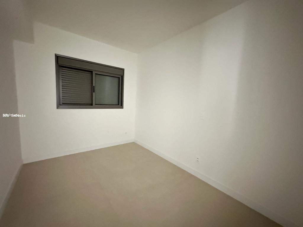 Apartamento à venda com 3 quartos, 117m² - Foto 12