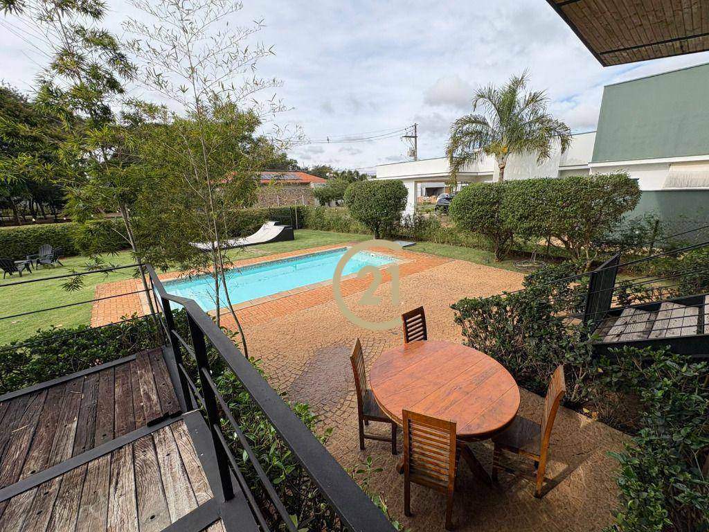 Casa de Condomínio à venda com 3 quartos, 258m² - Foto 1
