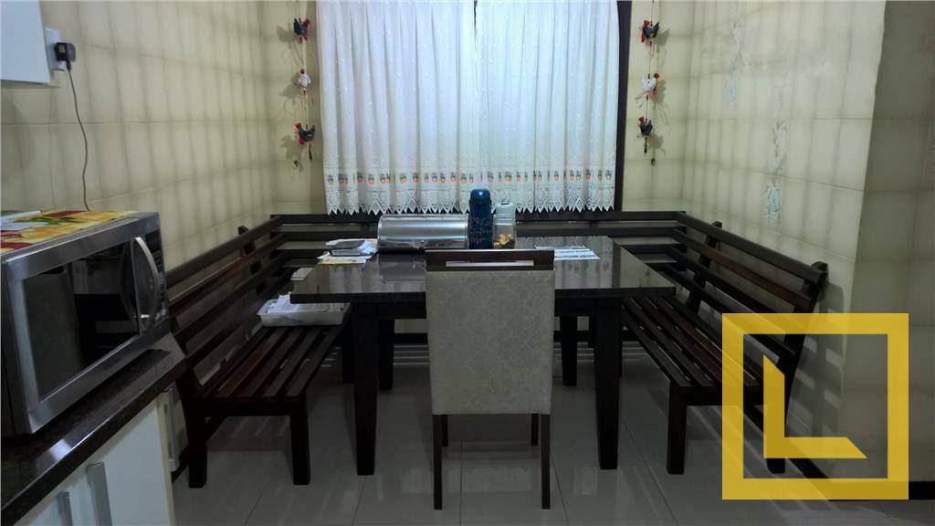 Casa à venda com 3 quartos, 270m² - Foto 11