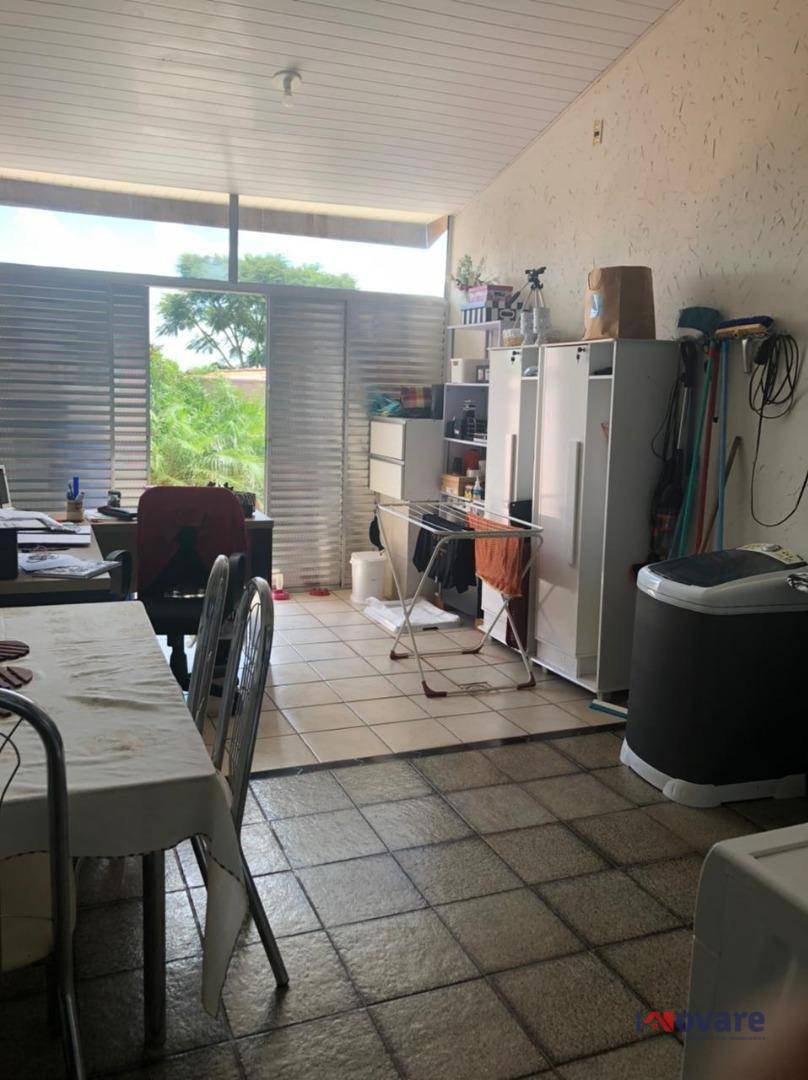 Casa à venda com 3 quartos, 180m² - Foto 8