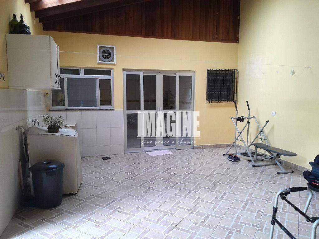 Casa à venda com 2 quartos, 150m² - Foto 18