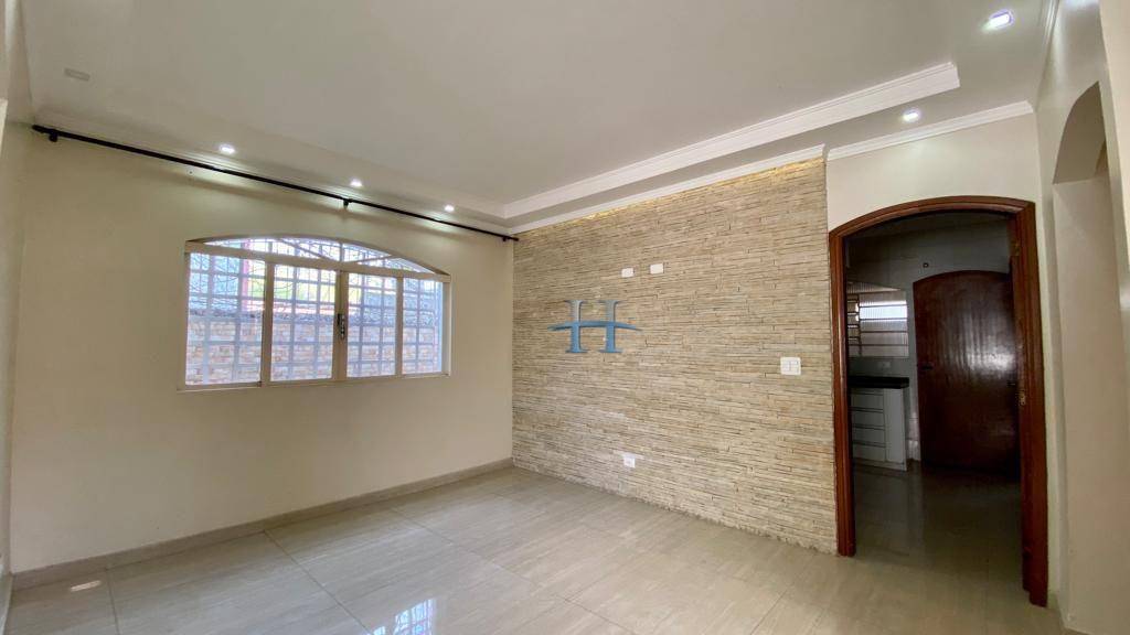 Casa à venda com 3 quartos, 170m² - Foto 3