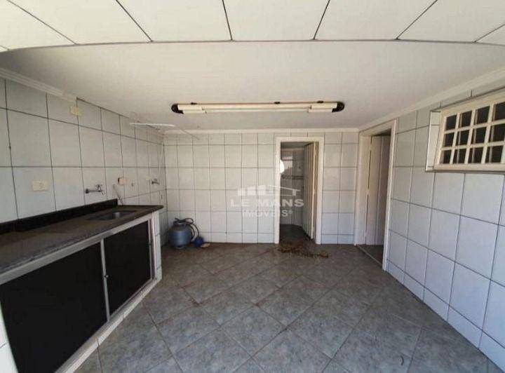 Casa à venda com 2 quartos, 140m² - Foto 4