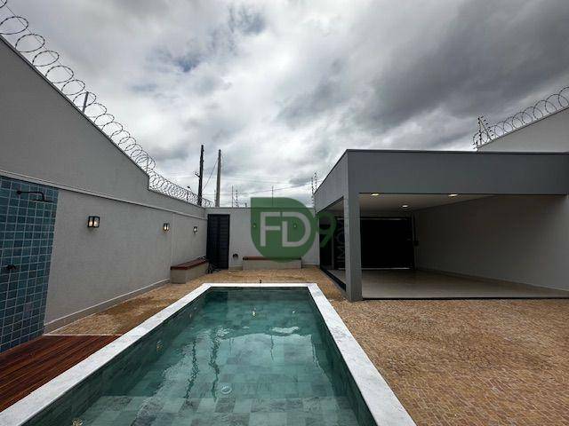 Casa à venda com 2 quartos, 165m² - Foto 7