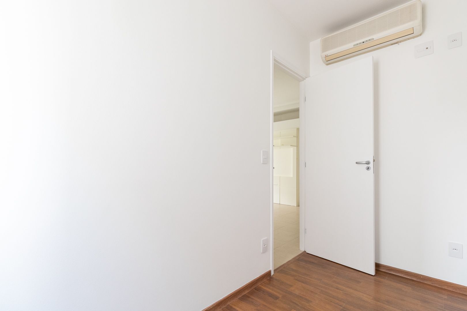 Apartamento à venda com 2 quartos, 65m² - Foto 25