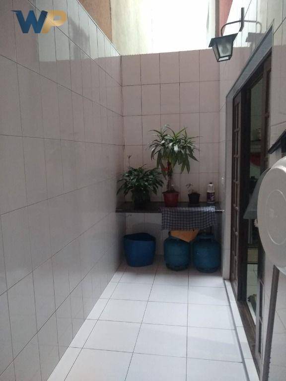 Sobrado à venda com 2 quartos, 182m² - Foto 12