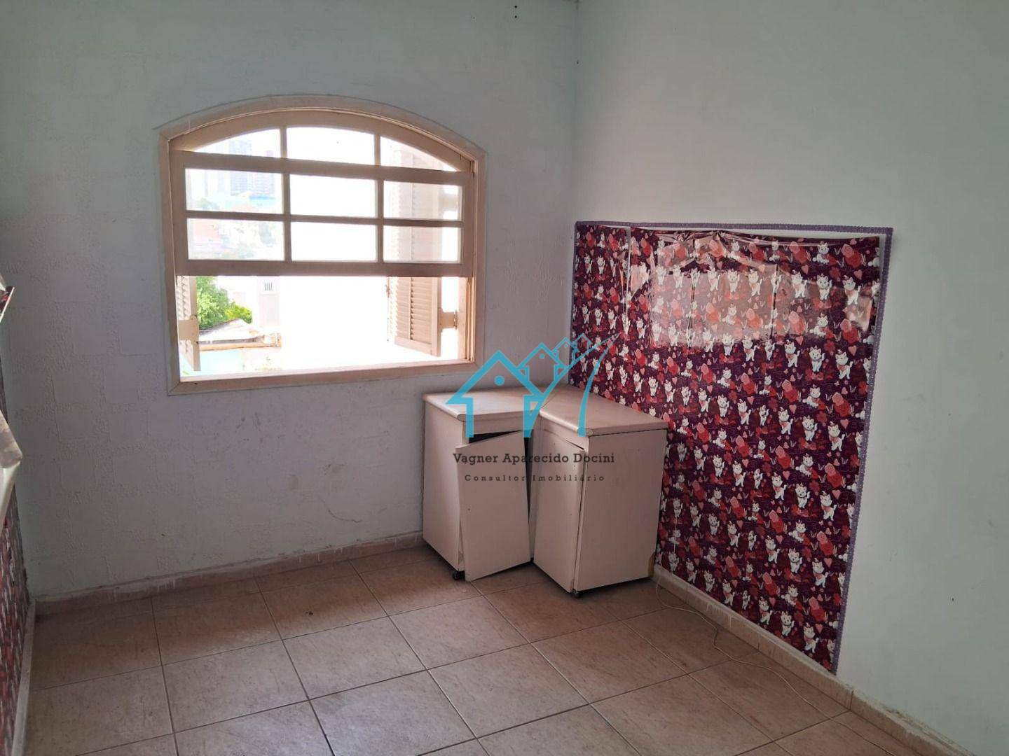 Sobrado à venda com 3 quartos, 240m² - Foto 1