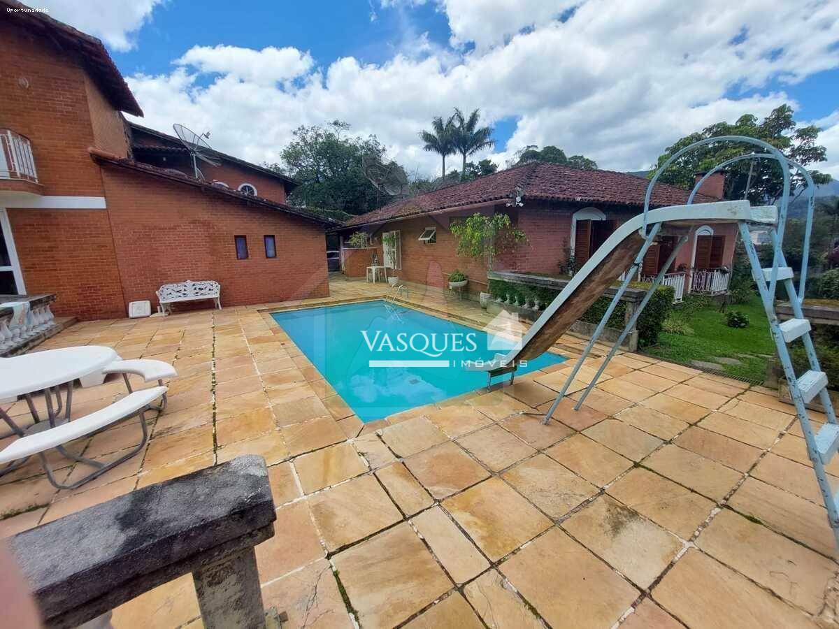 Casa à venda com 4 quartos, 341m² - Foto 3