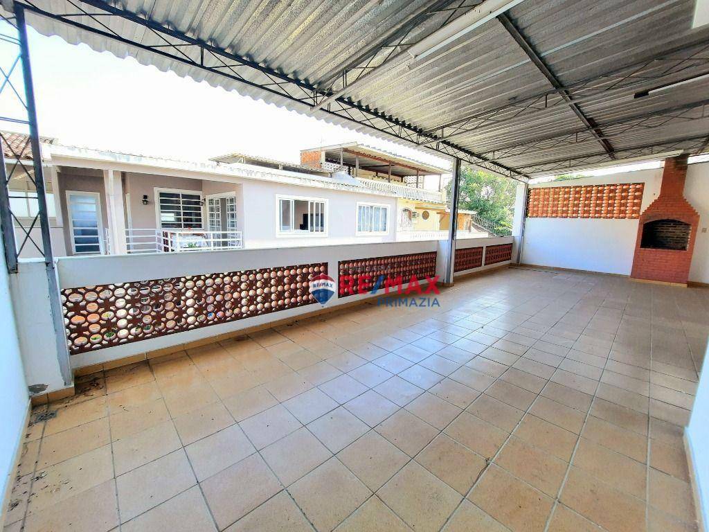 Casa de Condomínio à venda com 4 quartos, 186m² - Foto 2